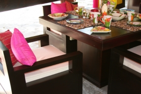 iaf-4ft-square-cedar-table-with-cubed-chairs-and-duck-fabric-cushions