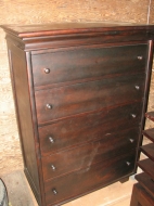 Five drawer traditional chest of drawers